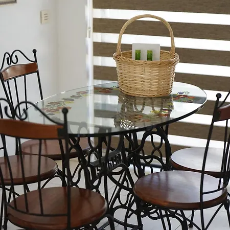 Searenity Seafront House - 50m From The Dom wakacyjny Larnaca
