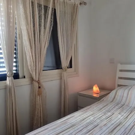 Searenity Seafront House - 50m From The
