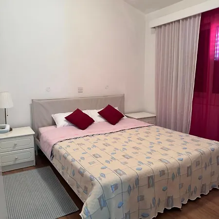 度假居 Searenity Seafront House - 50m From The 拉纳卡