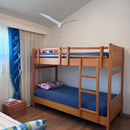 Searenity Seafront House - 50m From The 度假居