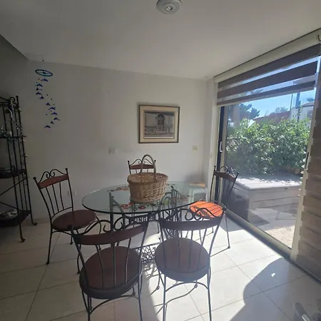Lazuli Seafront House Nr18 Σπίτι διακοπών Λάρνακα