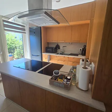 Lazuli Seafront House Nr18 *