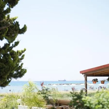 Lazuli Seafront House Nr18 *